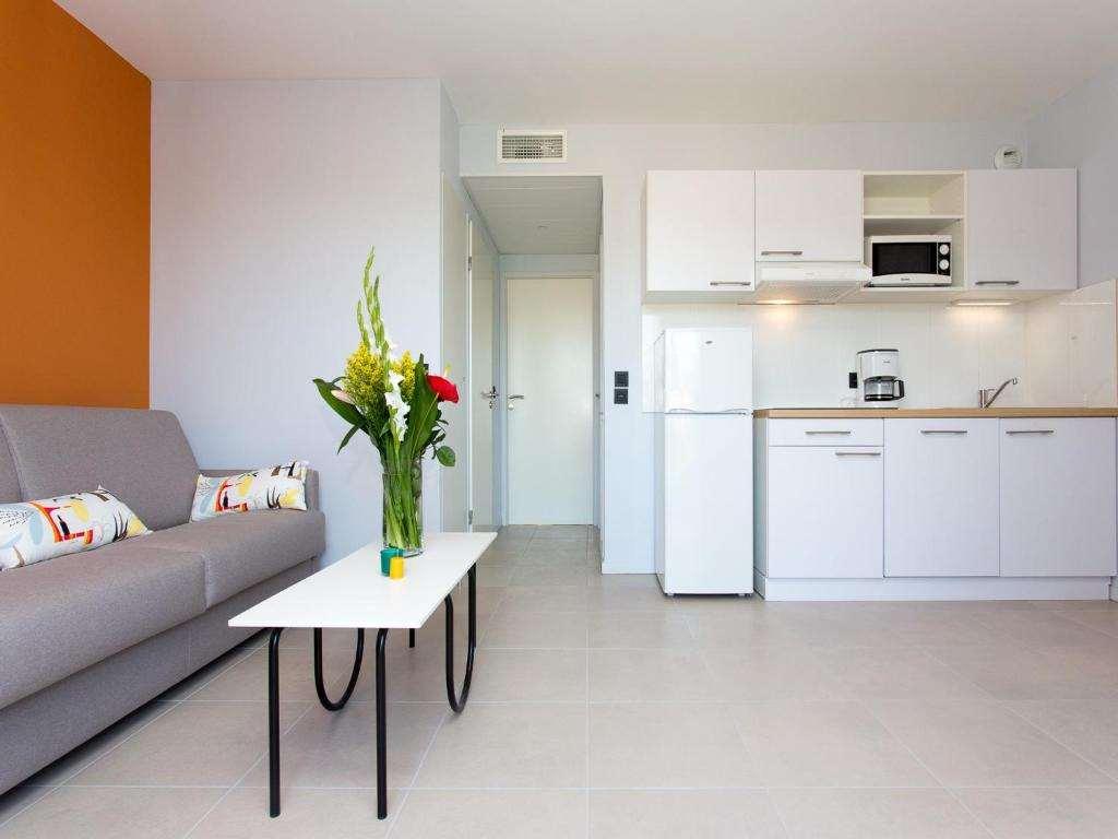 Adonis Mougins Aparthotel Стая снимка